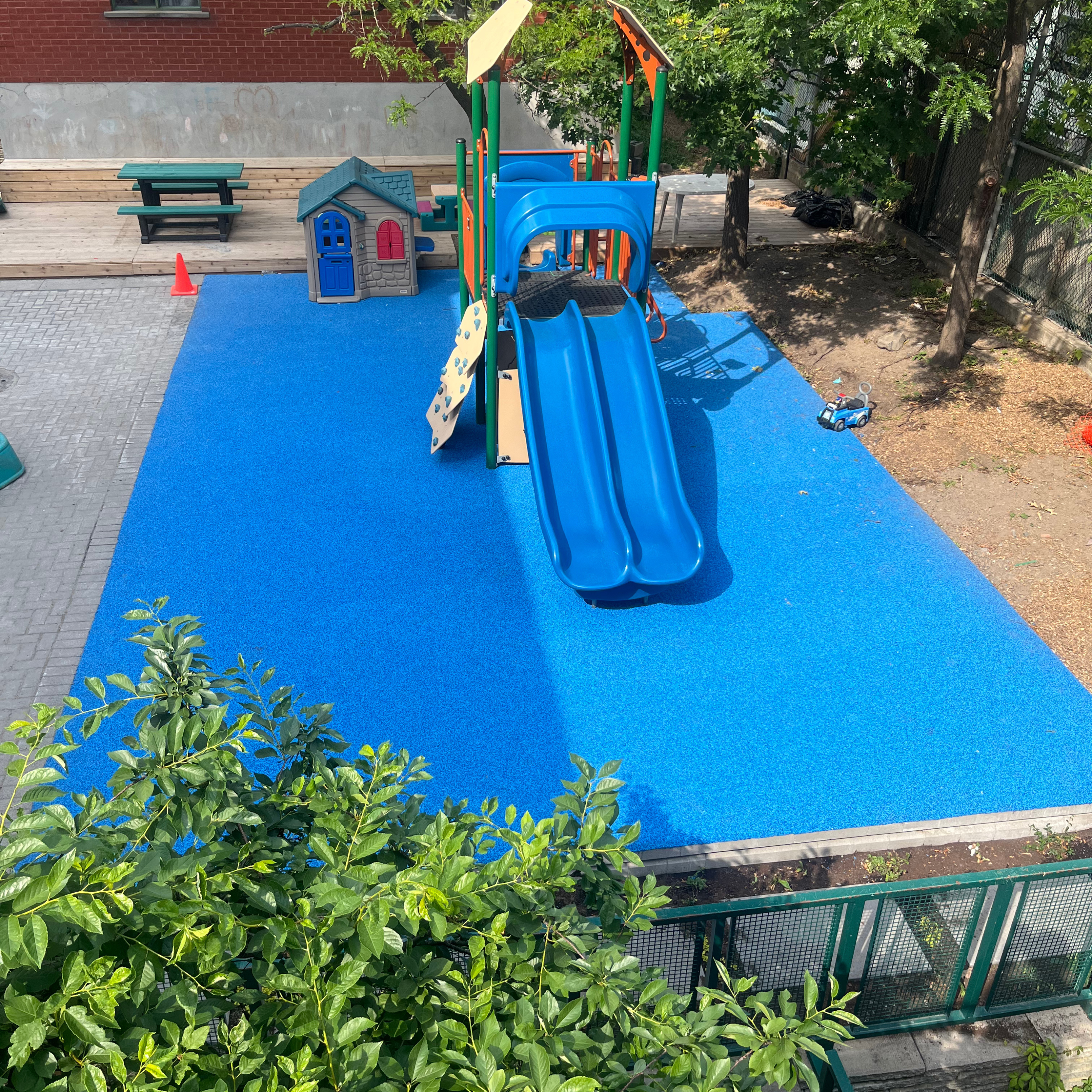 Nouveau Revêtement De Sol Pour Le Terrain De Jeu (5)